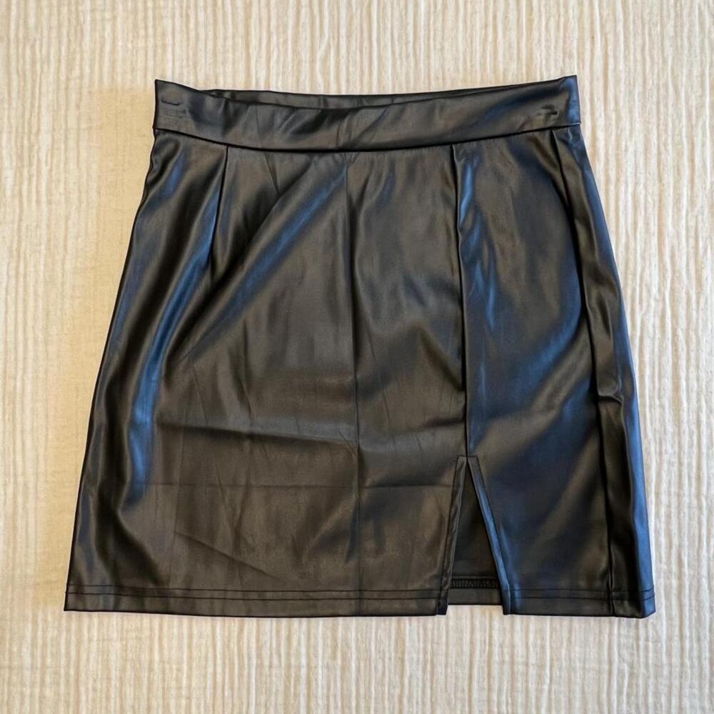 SHEIN black faux leather (pleather) mini skirt with slit